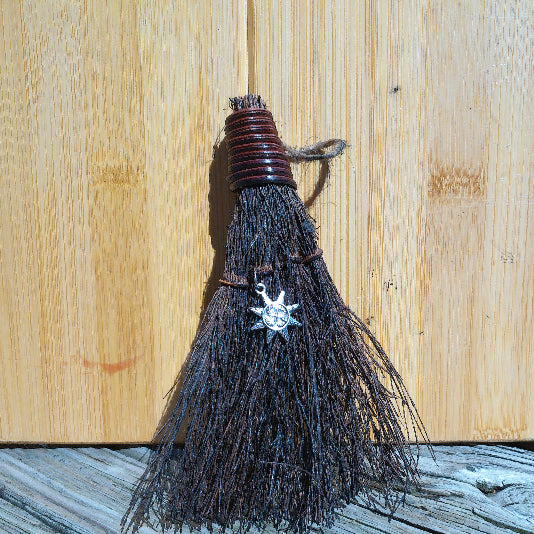 Witchy broom with silver sun charm -  Majix Dragon