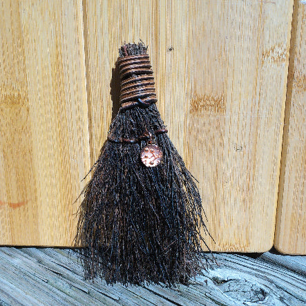 Witchy broom with rose gold/pink constellation charm -  Majix Dragon