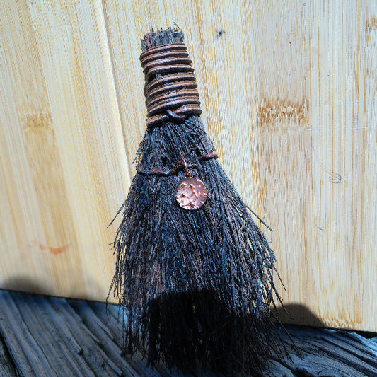 Witchy broom with rose gold/pink constellation charm -  Majix Dragon