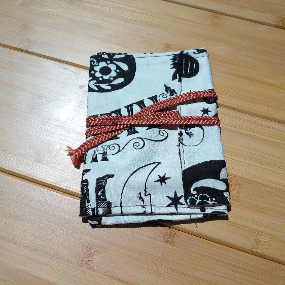 Tarot Card Holder, Black and White Pumpkin, orange cord -  Majix Dragon