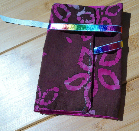 Tarot Card Holder, deep purple, light purple flower and rainbow cord -  Majix Dragon